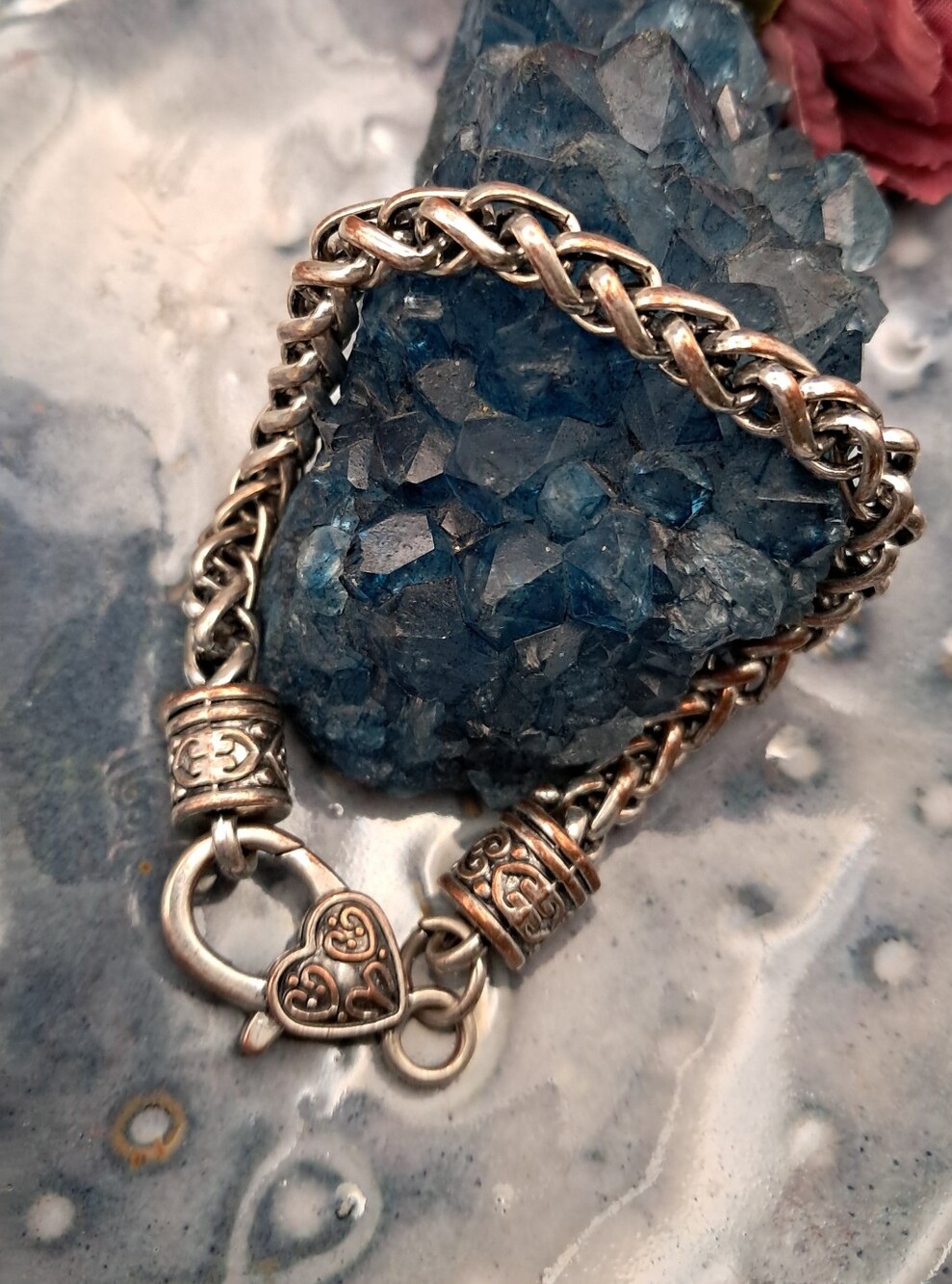 Intricate Heart Lobster Clasp Wheat Chain Bracelet (Silvertone)